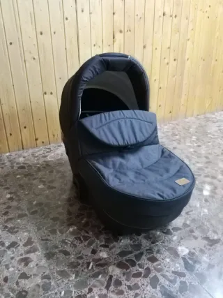 Passeggino per neonati nero