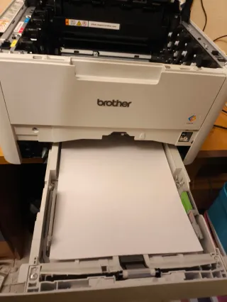 Stampante laser Brother a colori