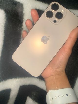 iPhone 16 Pro Max Dorado Poco Uso