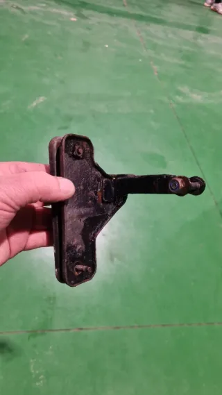 Soportes metálicos para piezas