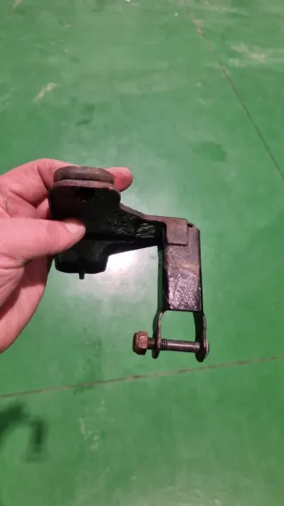 Soportes metálicos para piezas