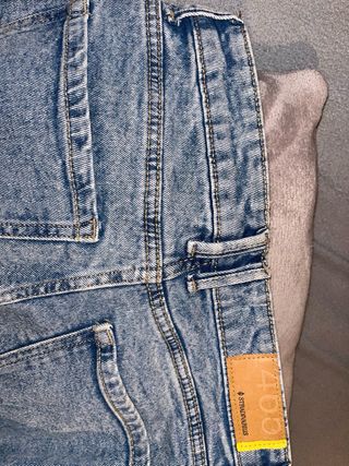 Pantalones Mom Jeans Stradivarius Talla 36