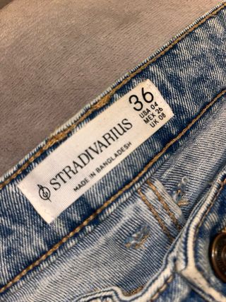 Pantalones Mom Jeans Stradivarius Talla 36