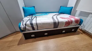 Cama individual con cajones
