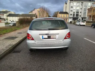 Mercedes-Benz Clase R320