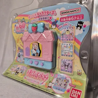 Sanrio Pocket Room Hello Kitty Tamagotchi