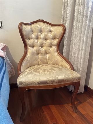 Cama y Mesilla clásica de madera