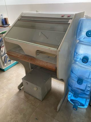 Mesa de trabajo, de laboratorio dental.