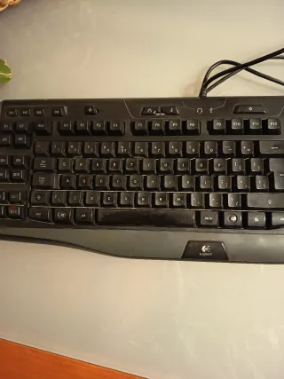 Teclado Logitech G110