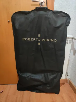 Abrigo Roberto Verino. Hombre. Talla M. Negro