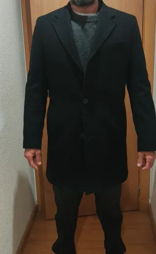 Abrigo Roberto Verino. Hombre. Talla M. Negro