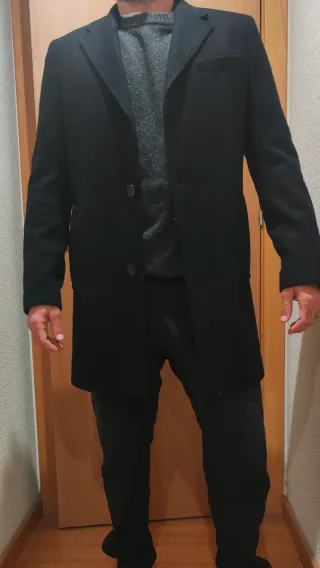 Abrigo Roberto Verino. Hombre. Talla M. Negro