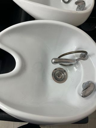 2 Lavacabezas y Sillones Peluquería