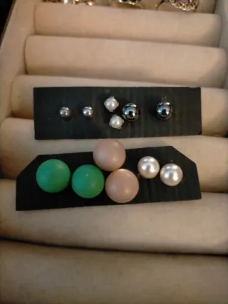 Juego de pendientes de bola