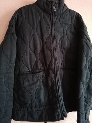 Cazadora acolchada negra