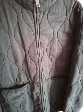 Cazadora acolchada negra