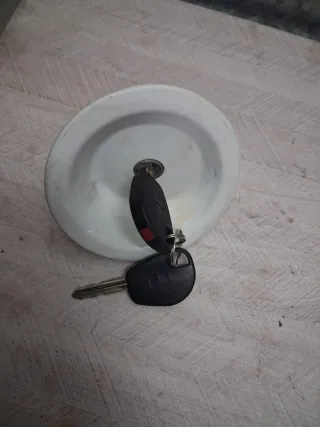 Tapón depósito con llave Citroen Berlingo