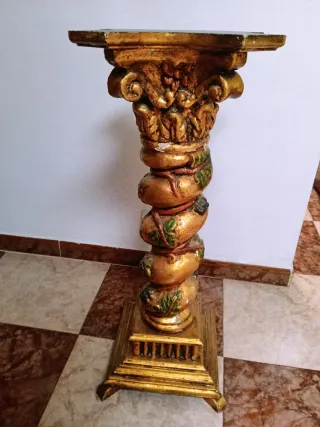 Peana columna base madera con pan de oro