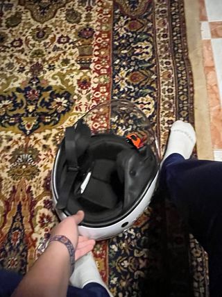 Casco rojo integral con visera