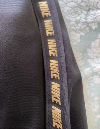 Felpa Nike Nera e Oro