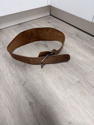 Cinturón para gimnasio de cuero marrón