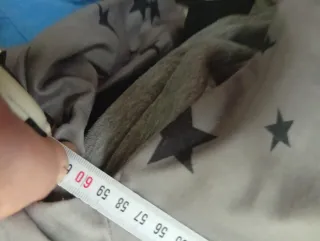 Sudadera gris con estrellas negras talla XL