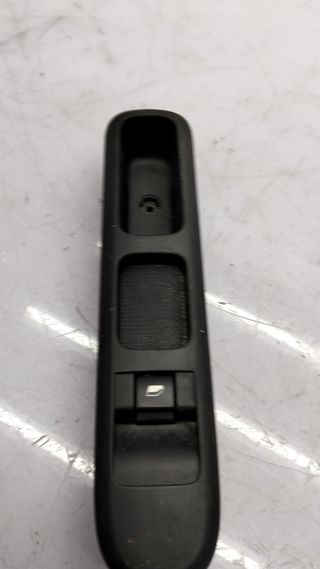 MANDO ELEVALUNAS DELANTERO DERECHO PEUGEOT 5008