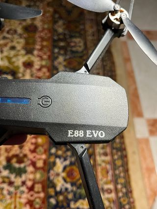 Dron E88 Pro Negro con Mando