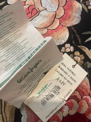 Mantón de Manila negro bordado