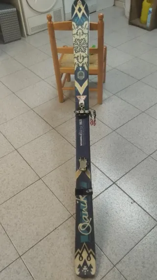 Esquís de montaña y pieles de foca