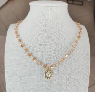 Collana cristalli rosa albicocca e perla