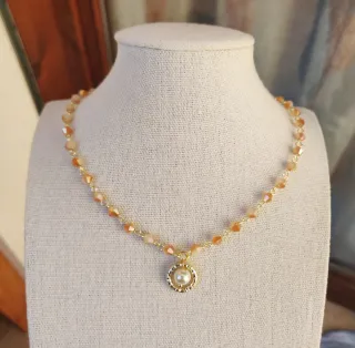 Collana cristalli rosa albicocca e perla