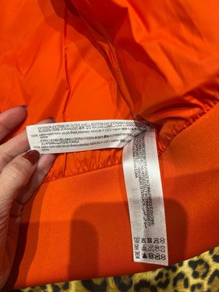 Chaqueta Zara Puffer Crop Roja Naranja