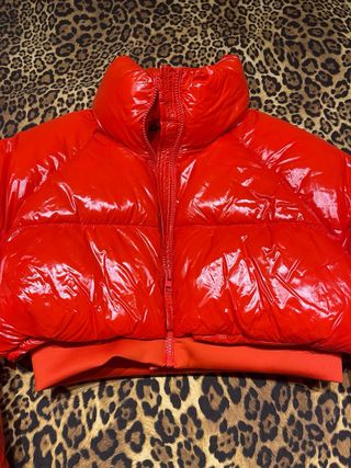 Chaqueta Zara Puffer Crop Roja Naranja