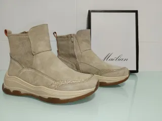 Stivali da donna, colore beige.