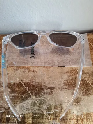 Occhiali da sole gadget Cattolica di assicurazione