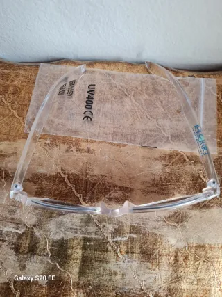 Occhiali da sole gadget Cattolica di assicurazione