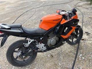 Hyosung GT 125 R