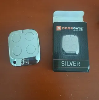 Mando Garaje Doorgate 4 Botones Plata