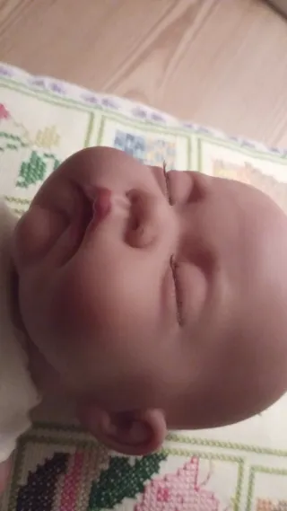 Muñeca bebé realista