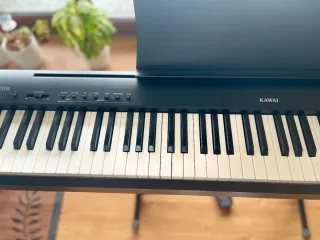 Piano Eléctrico Kawai 110 con Soporte