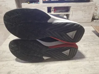 Zapatillas Nike Negras y Rojas