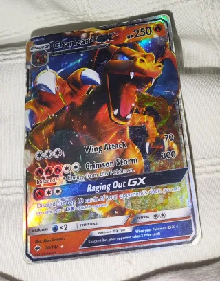 Carta Pokémon Charizard GX 20/147