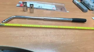 LLAVE DE TORNILLO DE RUEDAS EXTENSIBLE