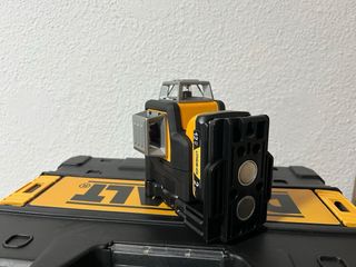 Nivel Láser Dewalt + Baterías