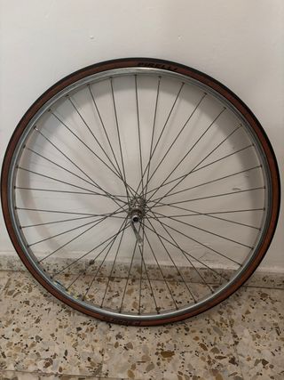Rueda de carretera clasica