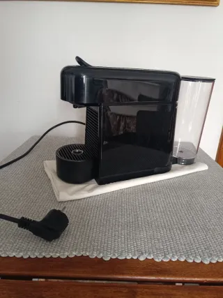 Máquina de café Nespresso Preta