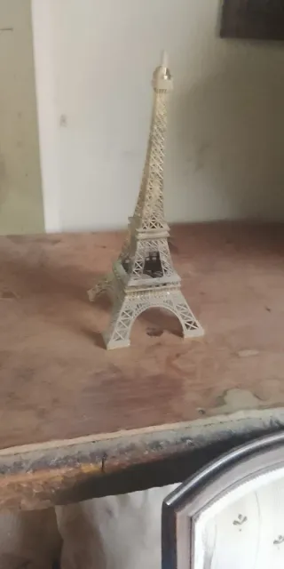 Figura Torre Eiffel