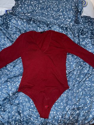 Blusa roja manga larga