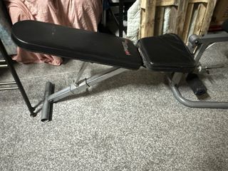 Banco de gimnasio Energetics Power Bench 200